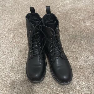 EUC Vepose boots